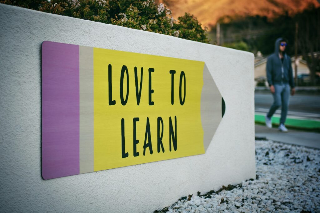 Love to learn poster on wall
