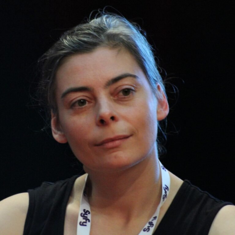 A photo of Laure Kloetzer.
